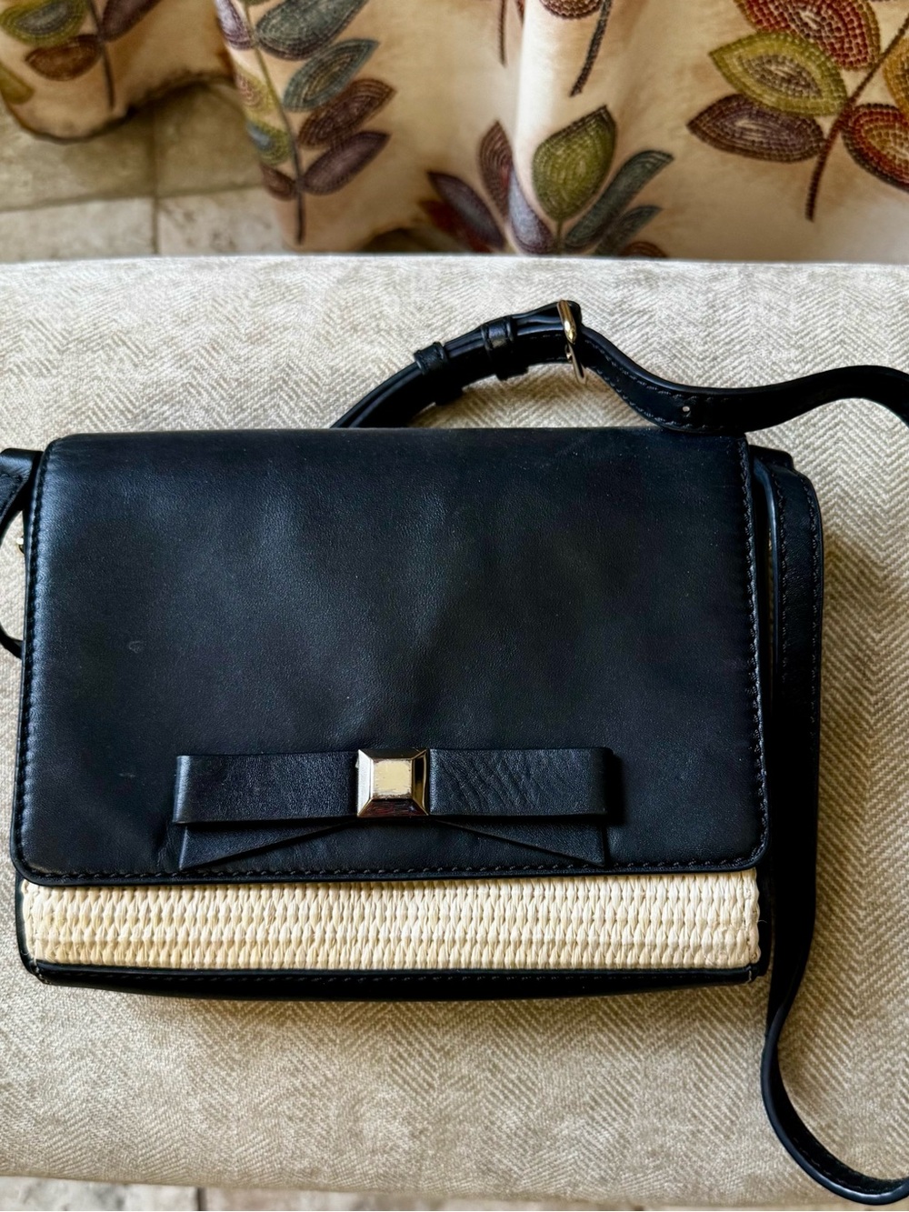 Kate Spade Black and Cream Women's Crossbody Bag with Bow Accent
